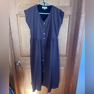 Brass & Roe goth, V neck dainty floral cap sleeve maxi
Pockets, size medium